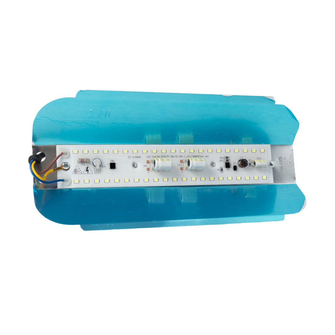 Reflector Led Multivoltaje 50W Liviano Economico Wings